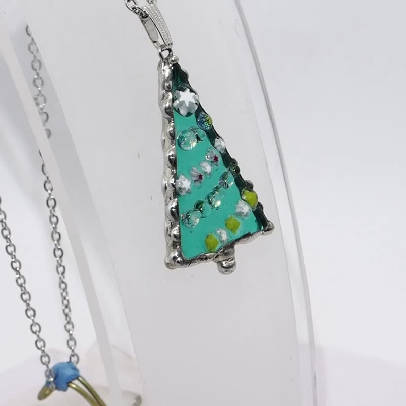 Christmas tree pendant made of Venetian glass - สร้อยคอ - แก้ว หลากหลายสี