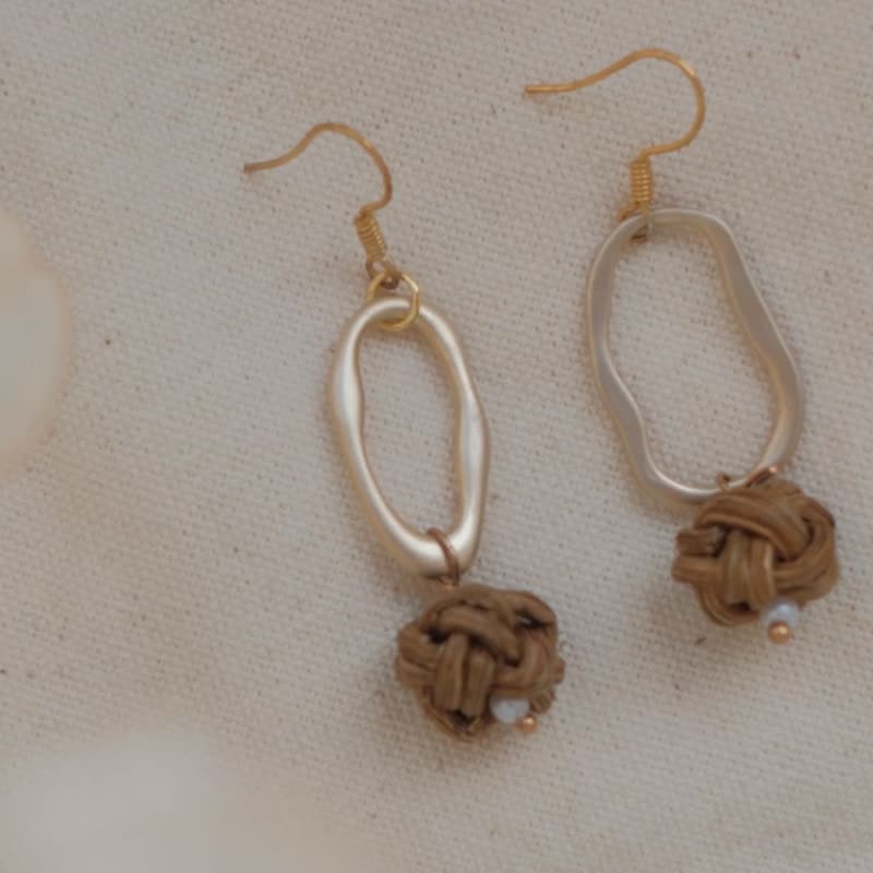 Rattan earrings Braided earrings can be clipped - ต่างหู - พืช/ดอกไม้ 