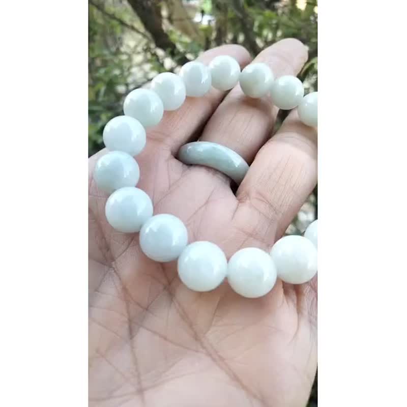 Greenish white jade bracelet, round beads, natural Burmese jade, Type A, size 9.9-10 mm. - 手鍊/手環 - 寶石 白色
