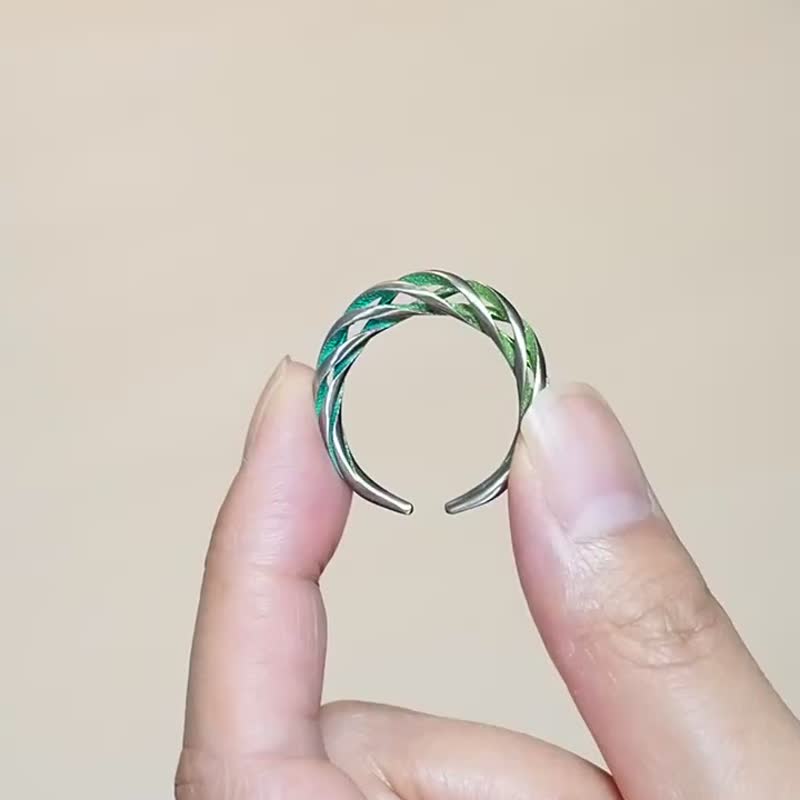 Vivid Green gradation Circle of Seasons - แหวนทั่วไป - โลหะ สีเขียว