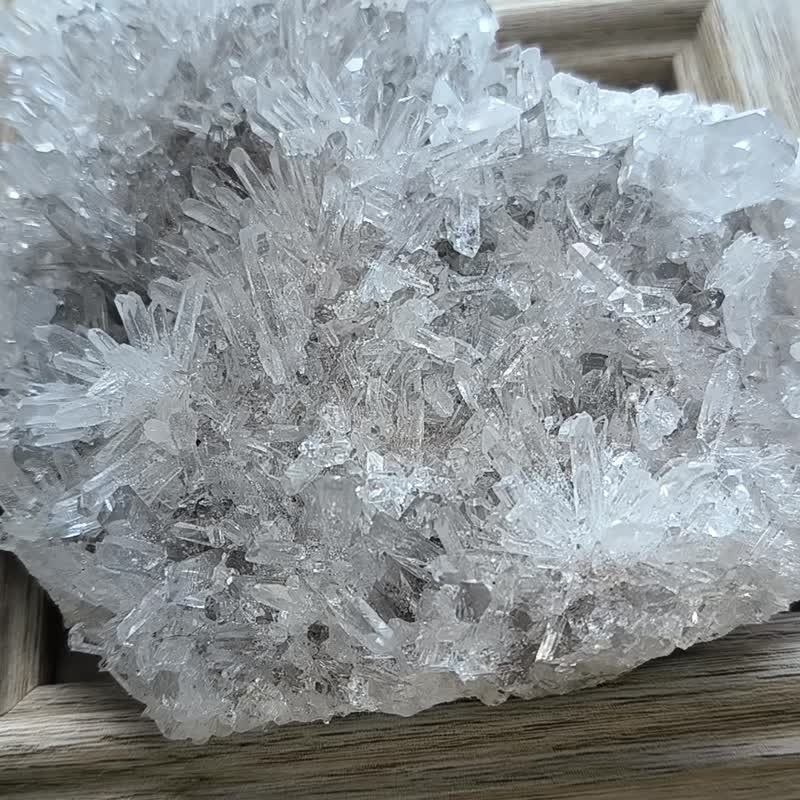 一圖一物•天然菊花白晶簇 閃透 白水晶簇為水晶淨 - 擺飾/家飾品 - 水晶 