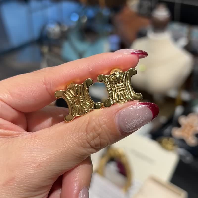 【Japanese】Authentic CELINE Gold-Finish Metal Triomphe Ear Clips - Necklaces - Other Metals Gold