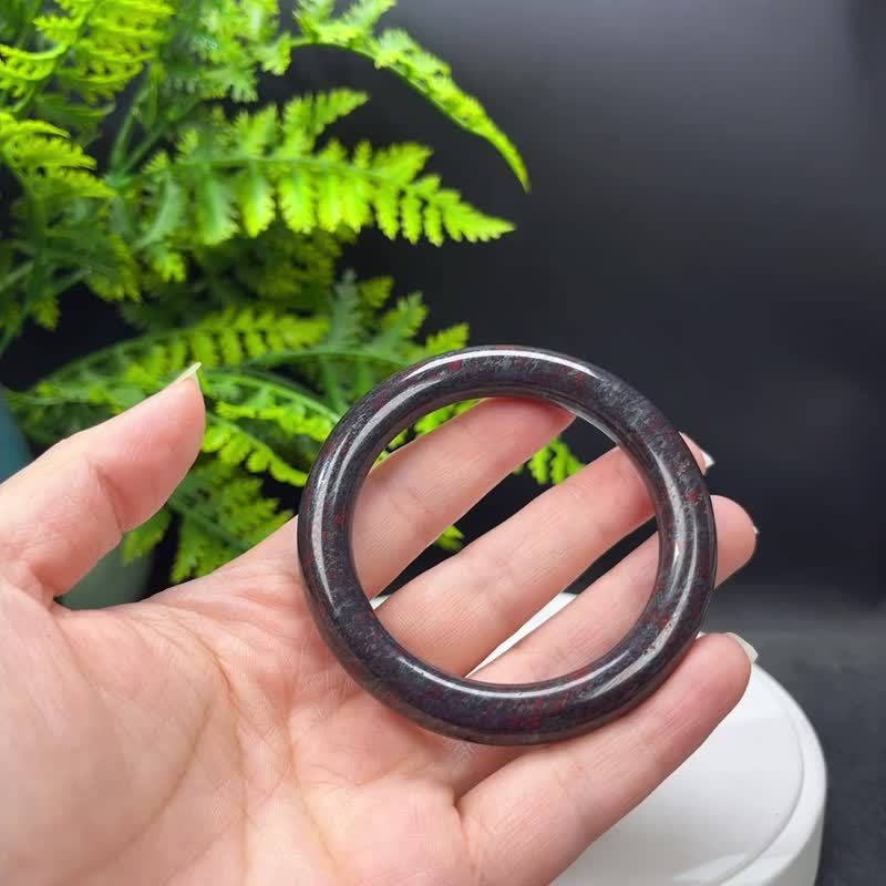 獨特花紅薔薇瑪瑙手鐲 53MM 暗紅瑪瑙圓條手環 提升魅力 增強人緣 - 手鍊/手環 - 半寶石 紅色