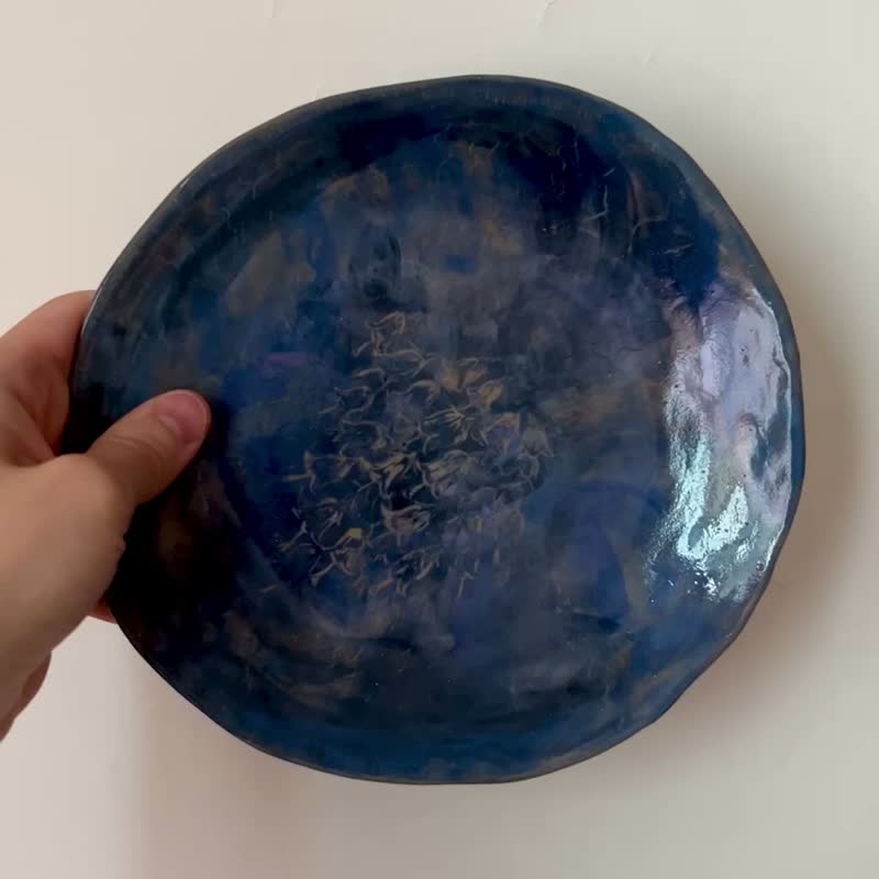 紫色風鈴花 19 cm 手繪陶 - 盤子/餐盤/盤架 - 陶 藍色