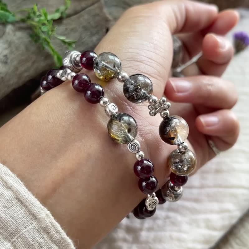 Handmade Herkimer Diamond and Rhodolite Garnet Luxe Bracelet with Karen Silver - สร้อยข้อมือ - เงินแท้ สีดำ