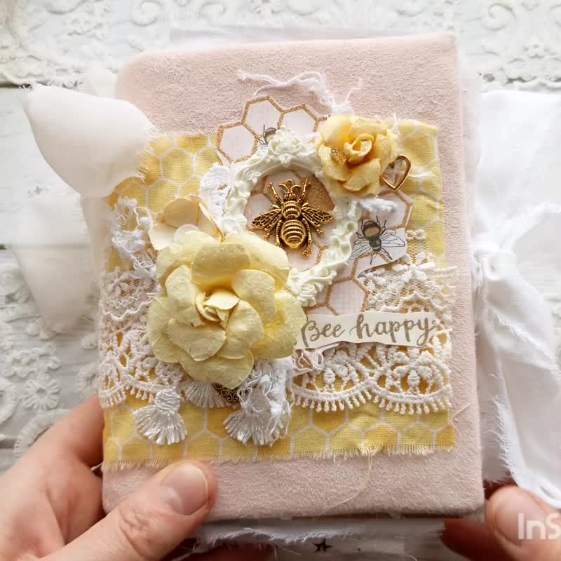 Gold bee junk journal handmade blank Queen honey bee notebook Bumble bee - 筆記本/手帳 - 紙 黃色