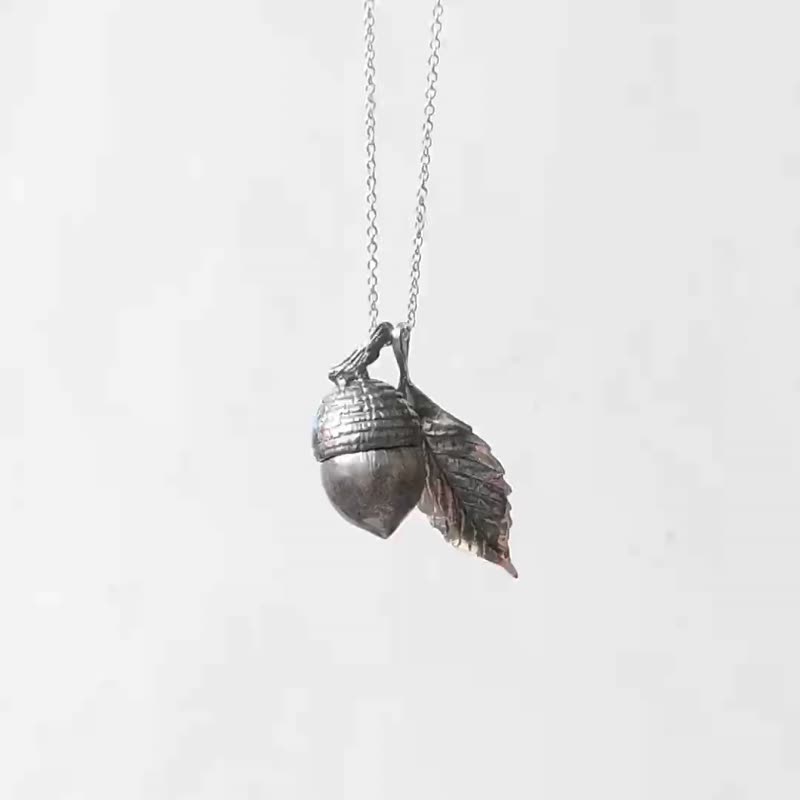 Sterling Silver Acorn necklace - Ring-cupped Oak - diffusible with essential oil - สร้อยคอ - เงินแท้ สีเงิน