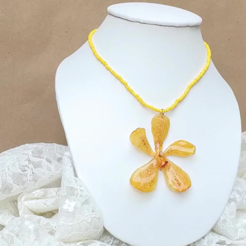 Yellow Mokara Orchid Necklace and Yellow Bead Necklace - 項鍊 - 植物．花 黃色