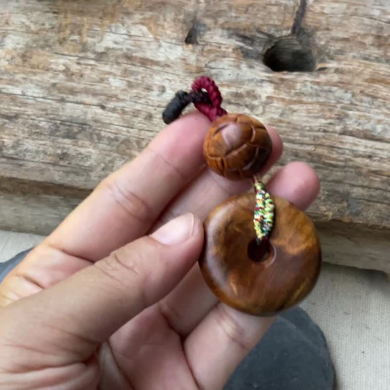 【平安龜來】肖楠木吊飾 鑰匙圈 背包掛飾 - 鑰匙圈/鑰匙包 - 木頭 多色