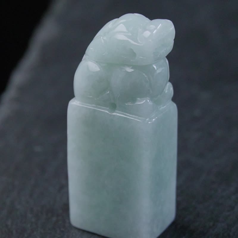 【招財神獸】淡綠翡翠貔貅玉印章 | 天然緬甸玉翡翠A貨 | 送禮 - 印章/印台 - 玉石 綠色