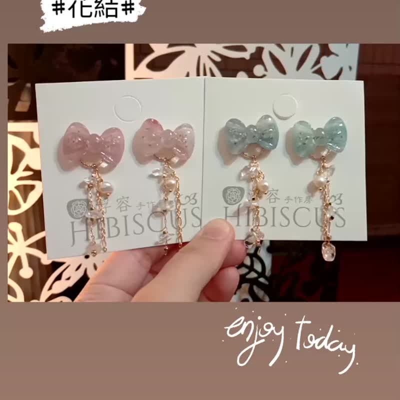 浮容手作房HIBISCUS #花結#/耳環/乾燥花 - 耳環/耳夾/耳骨夾 - 其他材質 白色