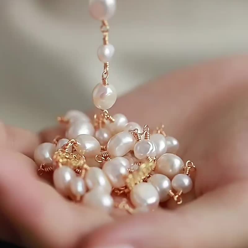 山茶花巴洛克天然珍珠長項鏈 可疊戴設計高端氣質毛衣鏈秋冬輕奢 - 項鍊 - 珍珠 白色