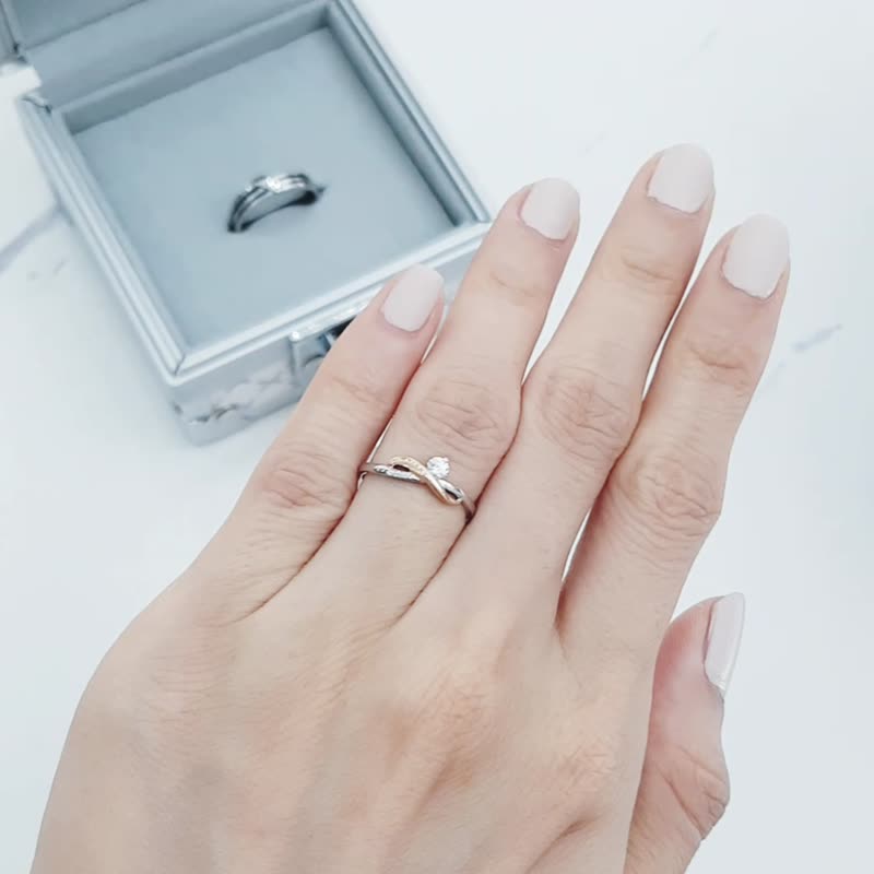 幸福の訪れ ダイヤモンド Kゴールド ステンレス プロポーズリング／婚約指輪 - リング・指輪 - ダイヤモンド 透明