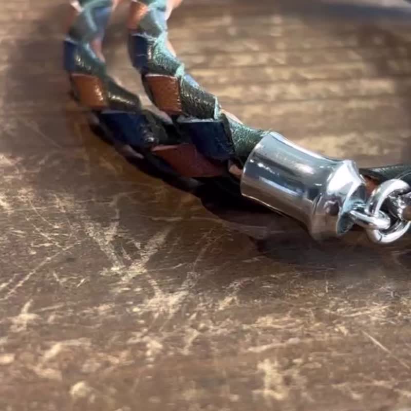 メンズ レザーブレスレット 迷彩柄/シルバー925 牛革/シルバーアクセサリー 日本製/送料無料/男性へのプレゼント/RE15 - 手鍊/手環 - 純銀 銀色