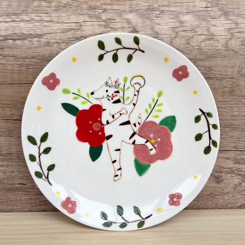 A Lu dog happily dancing pottery plate/ornament/gift original hand-painted only one piece - จานและถาด - ดินเผา หลากหลายสี