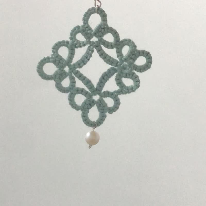 Swarovski 珍珠蕾絲梭織耳環 | 感性知性 | 粉柔藍綠 | 原創手作 - 耳環/耳夾/耳骨夾 - 棉．麻 藍色