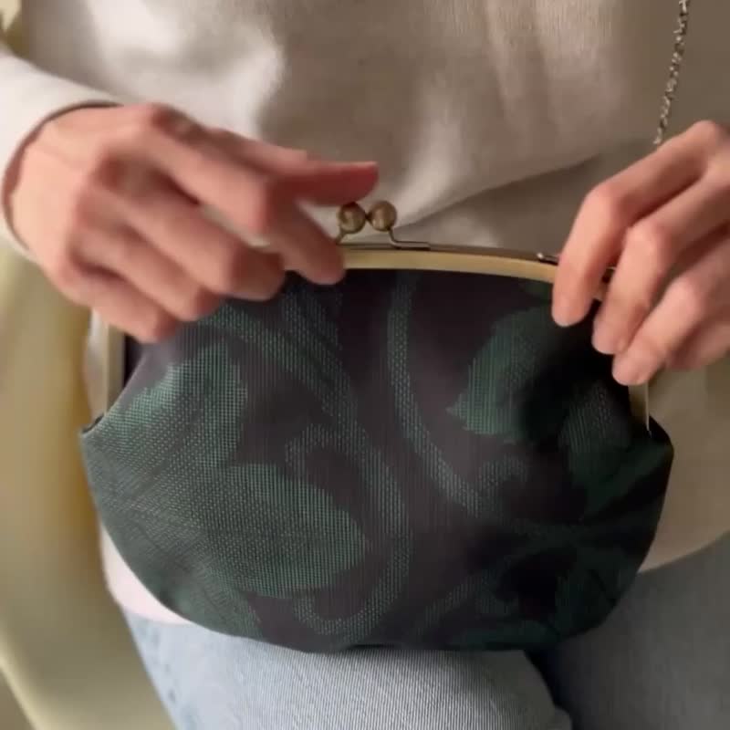 預購優惠中*京都職人【高級和服紬系列】口金包XL附鏈摩登婉約 - 側背包/斜背包 - 絲．絹 