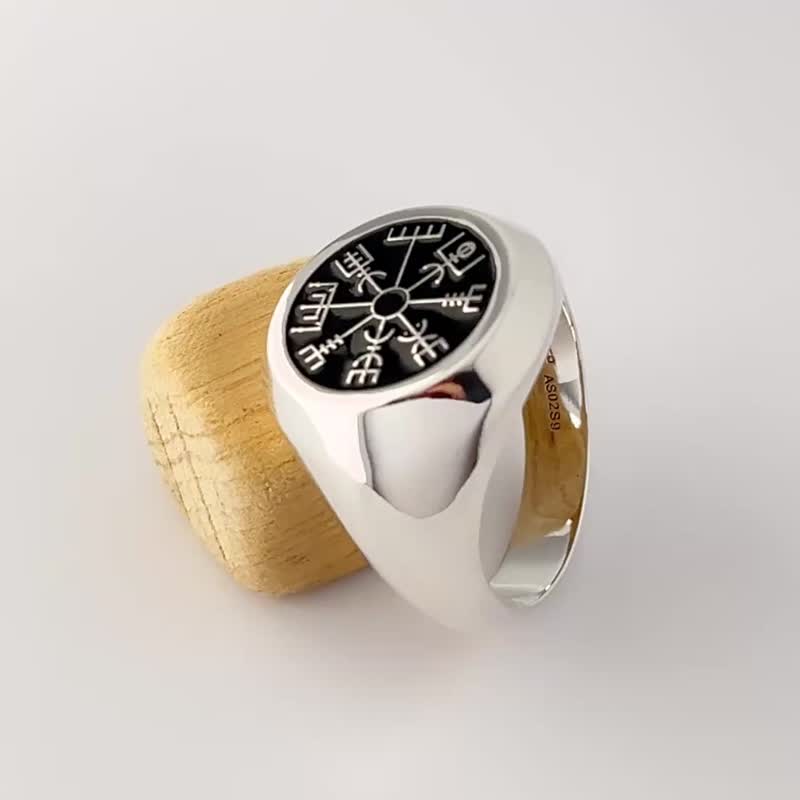 925 Sterling Silver Signet Ring Vegvísir for Man - Designed in Italy - 戒指 - 純銀 銀色