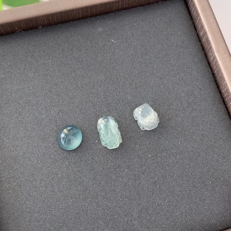 Boutique • Ice jadeite Stone stone / Pixiu small carving - อื่นๆ - หยก หลากหลายสี