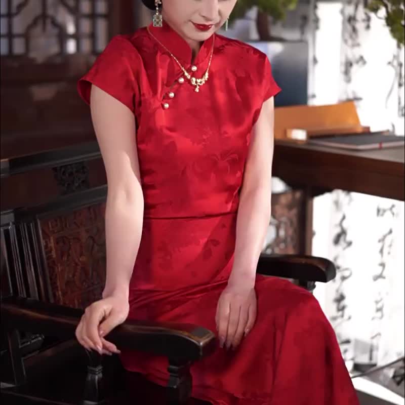 Graceful wine red engagement modified cheongsam can be worn daily, high-end Chinese style temperament bride toast dress - กี่เพ้า - เส้นใยสังเคราะห์ สีแดง