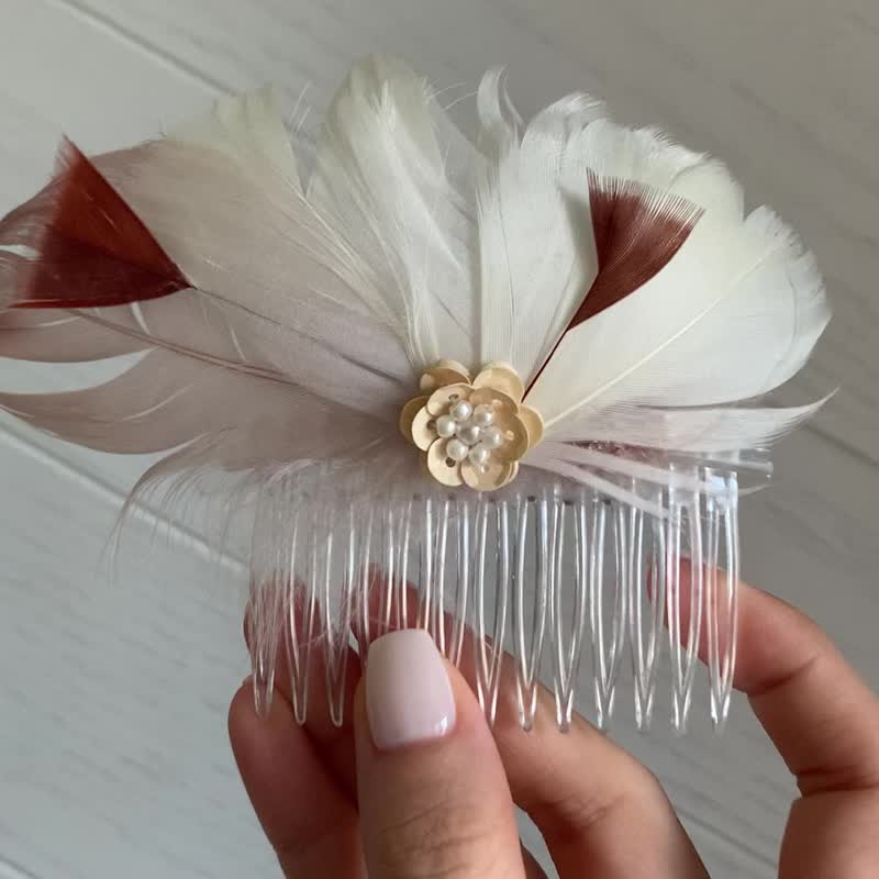 [Quick Shipping for Mother's Day] Romantic Afternoon Tea - Pink and White Feather Hair Comb - เครื่องประดับผม - วัสดุอื่นๆ สึชมพู