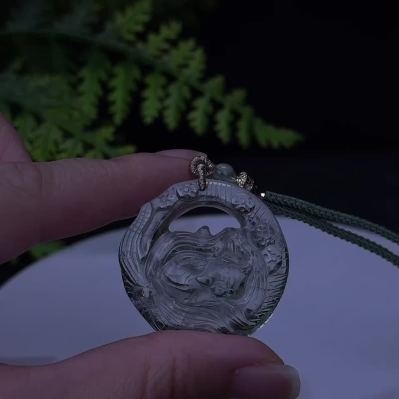 High quality green crystal pendant necklace, ice-clear body, double-sided three-dimensional hand-carved hollow nine-tailed sleeping fox plum blossom - สร้อยคอ - คริสตัล สีเขียว