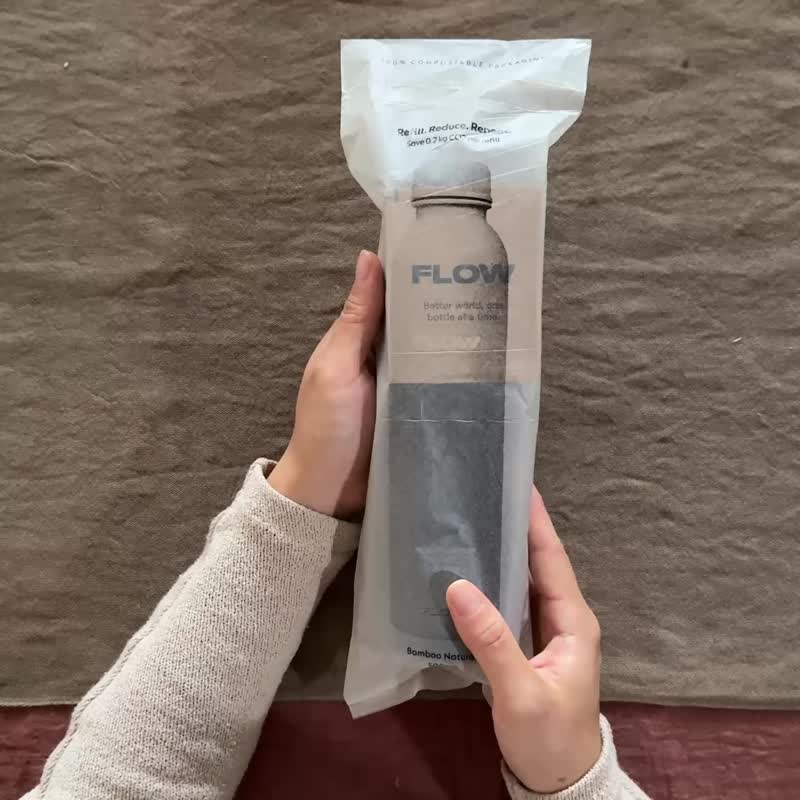 FLOW Eco Bottle / 500ml Bottle / Made in Taiwan / Carbon Black / Black Handle - Pitchers - Eco-Friendly Materials Black