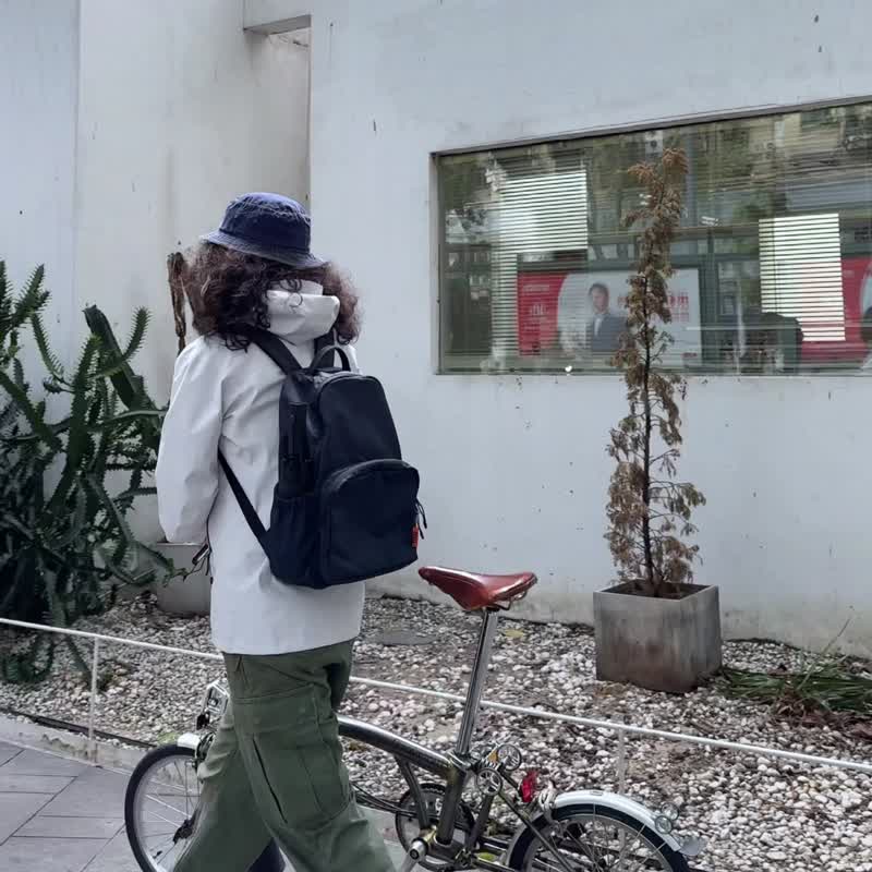 輕舟系列 簡約風通勤雙肩可搭配拉桿箱外勤包超輕質感面料 - 背囊/背包 - 尼龍 藍色