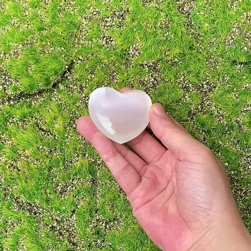 Energy Ornaments-High Frequency Translucent Plaster Love Purification Meditation Healing Balance Chakra Fast Shipping - ของวางตกแต่ง - คริสตัล ขาว