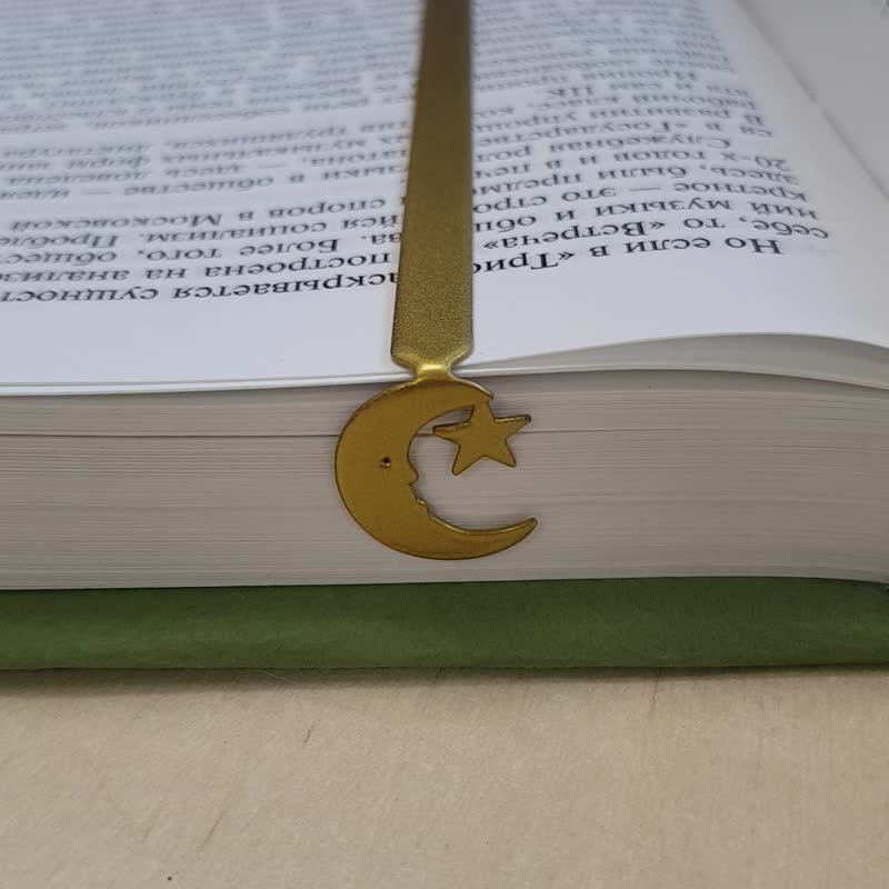 Gold Metal Half Moon and Star Bookmark – Elegant Celestial Page Holder - 書籤 - 其他金屬 金色