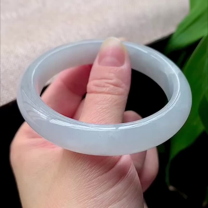 冰種 天然翡翠 緬甸 A玉 玉鐲 • 冰種奶藍翡翠貴妃鐲 - 手鍊/手環 - 玉石 藍色