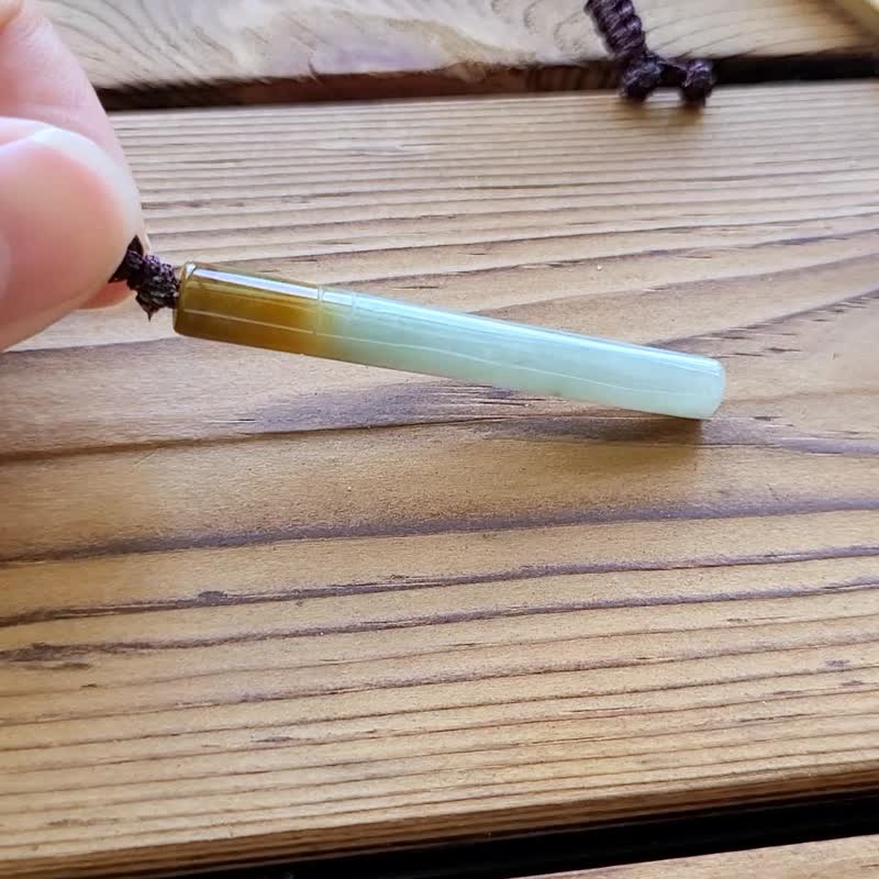 【親翠】天然翡翠 冰紅翡晴底特殊題材哥抽的是回憶　香煙項鍊 - 項鍊 - 玉石 多色