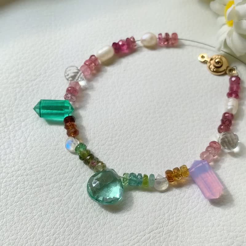 Magic mineral bracelet_tourmaline_pencil faceted quartz Stone faceted green crystal_love faceted moonlight - Bracelets - Semi-Precious Stones Multicolor