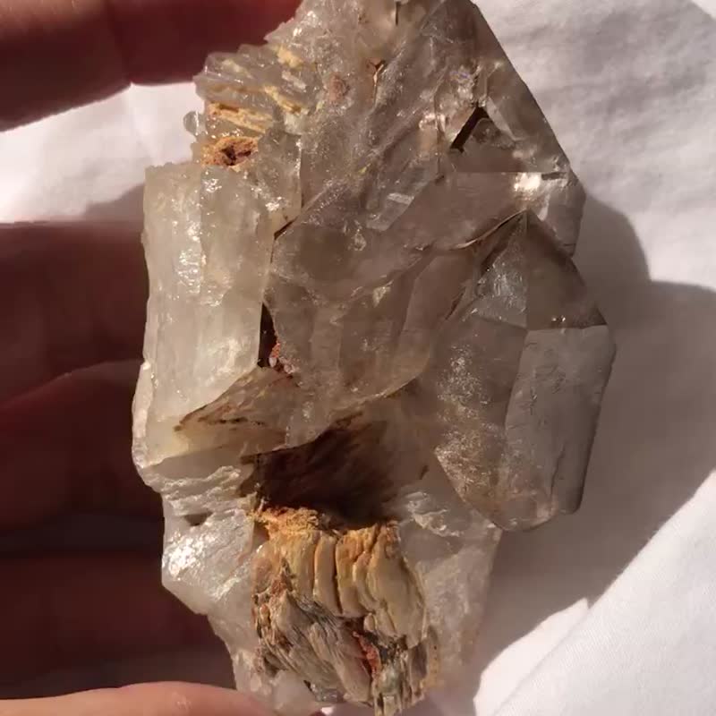 Brazilian Tea Crystal Cluster Castle Phlogopite Symbiosis Mineral Standard Natural Raw Stone Crystal Raw Mineral Crystal - ของวางตกแต่ง - คริสตัล สีกากี