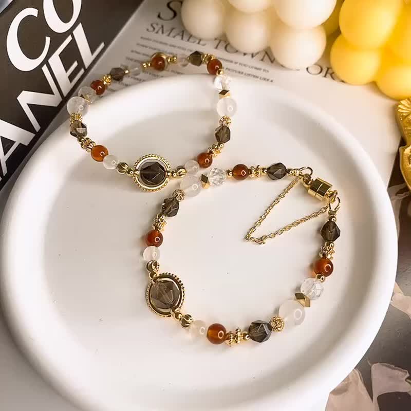 Red Sakura Tea Crystal Orange Pomegranate Fanta Stone White Crystal Elastic Magnetic Clasp Crystal Bracelet - สร้อยข้อมือ - คริสตัล สีแดง