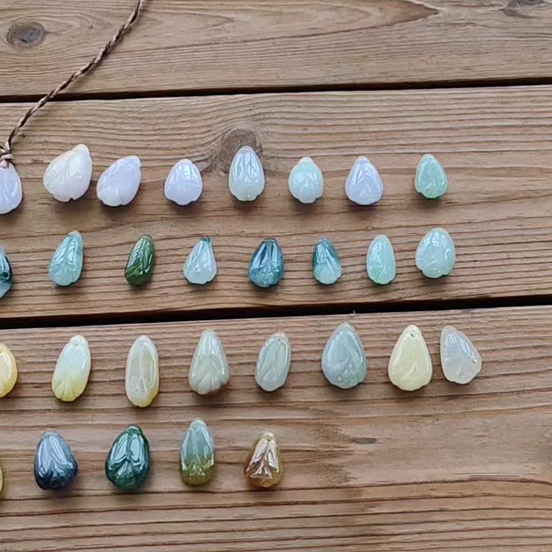 【親翠】天然翡翠 冰美艷色玉蘭花深淺咖啡泰國蠶絲雙色蠟線項鏈 - 項鍊 - 玉石 多色