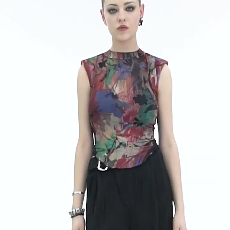 Pagan soul oil painting stand collar patchwork vest/last piece - เสื้อกั๊กผู้หญิง - วัสดุอื่นๆ สีแดง