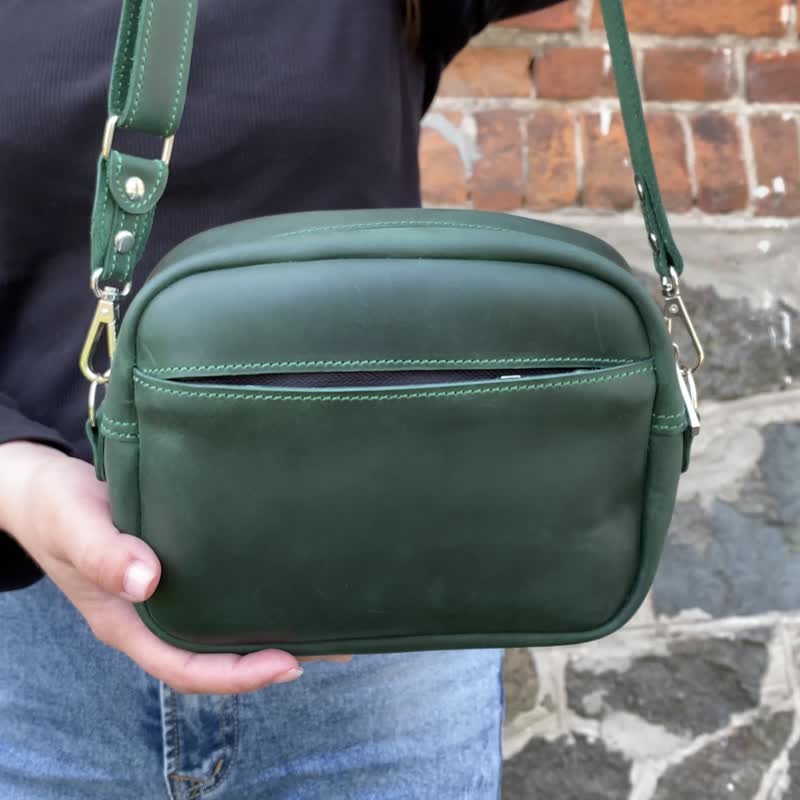 Women's Leather Shoulder Bag / Green Crossbody Bag / Side Leather Bag with Strap - 公事包 - 真皮 綠色