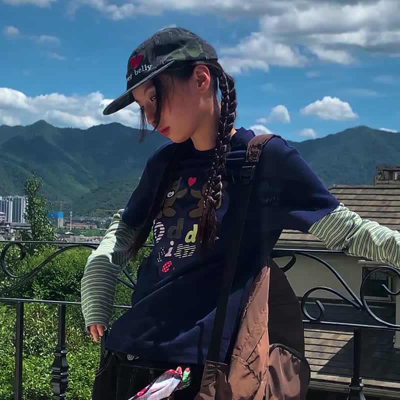 odd maker小熊愛心印花假兩件撞色條紋長袖T恤女春秋寬松圓領上衣 - 女 T 恤 - 棉．麻 