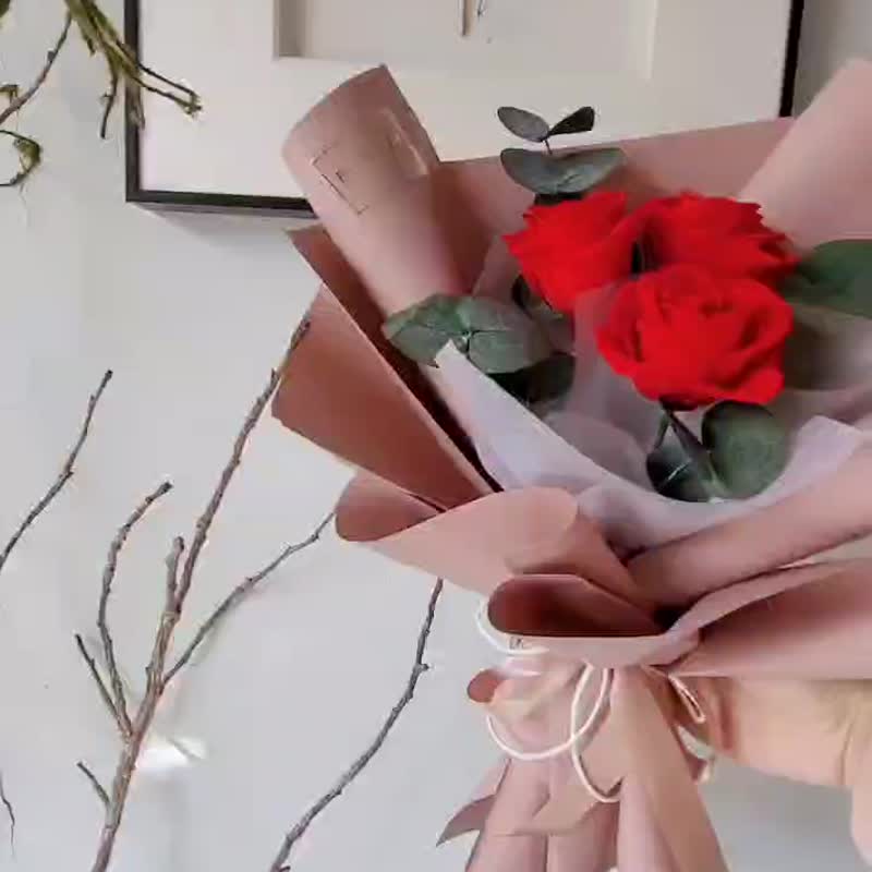 經典。永生紅玫瑰花束 。情人節花束 單支花束 白色情人節 生日花 - 乾燥花/永生花 - 植物．花 紅色