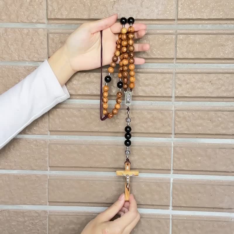 imported olive wood with black onyx rosary (10mm) - สร้อยคอ - ไม้ หลากหลายสี