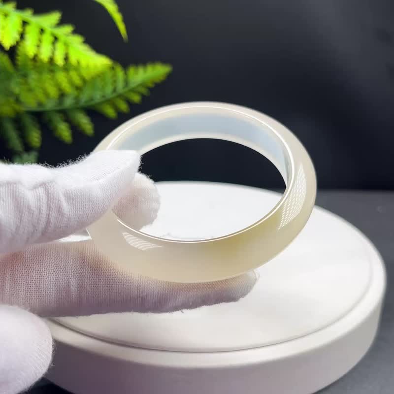精美 淺香槟金瑪瑙手鐲 53MM 高冰透淨體起剛 美觀大氣 氣質優雅 - 手鍊/手環 - 半寶石 金色
