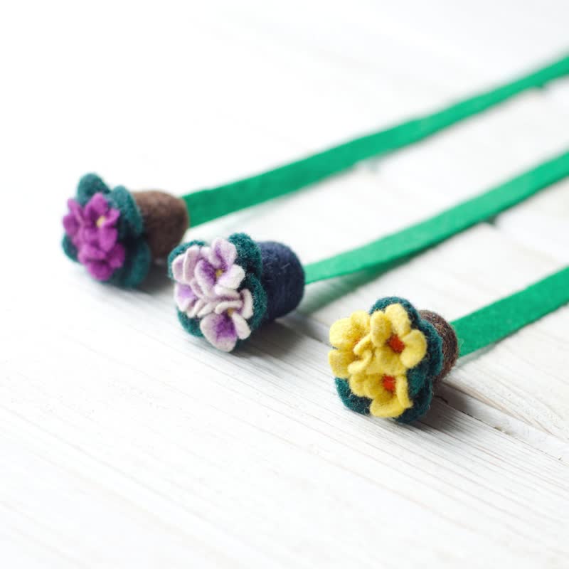 Cute Bookmarks Set of 3 African Violet Pots Bookmark Violet Plant Bookmark Gift - Bookmarks - Wool Multicolor