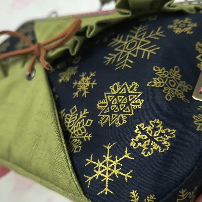 【開運錢包】長夾錢包 手機袋 口金包 長銀包 卡夾 雪地信 森林 - 錢包/皮夾/長短夾 - 棉．麻 綠色