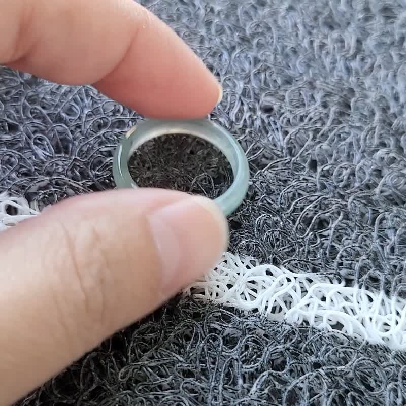 【親翠】天然翡翠 冰藍綠剛性帶烏雞胎記手指鐲13號戒圈 - 戒指 - 玉石 多色