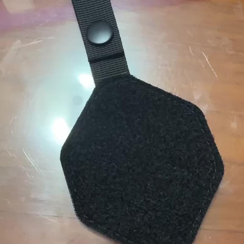 WAVES APE 浪猿 萬用布章掛牌 魔鬼氈吊牌 布章轉接掛片 背包掛飾 - 吊飾/掛飾 - 聚酯纖維 黑色