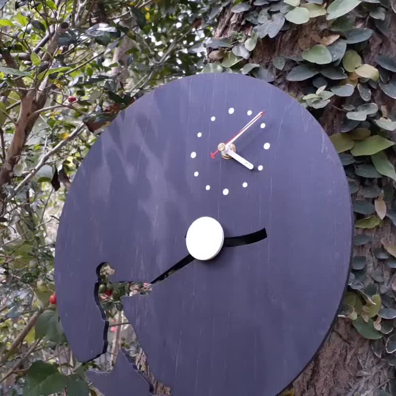 Handmade Wooden Creative Clock Strike King - นาฬิกา - ไม้ สีดำ