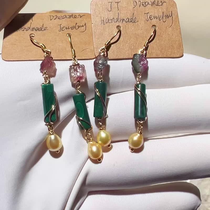 Pure handmade 14K gold wrapped wrapped tourmaline malachite seawater pearl earri - ต่างหู - เครื่องเพชรพลอย หลากหลายสี