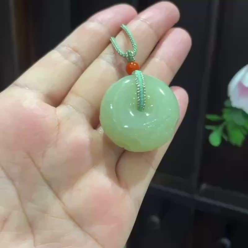 秒殺價 天然和田玉黃口雕花面包圈吊墜 雕工精緻 - 吊飾/掛飾 - 玉石 