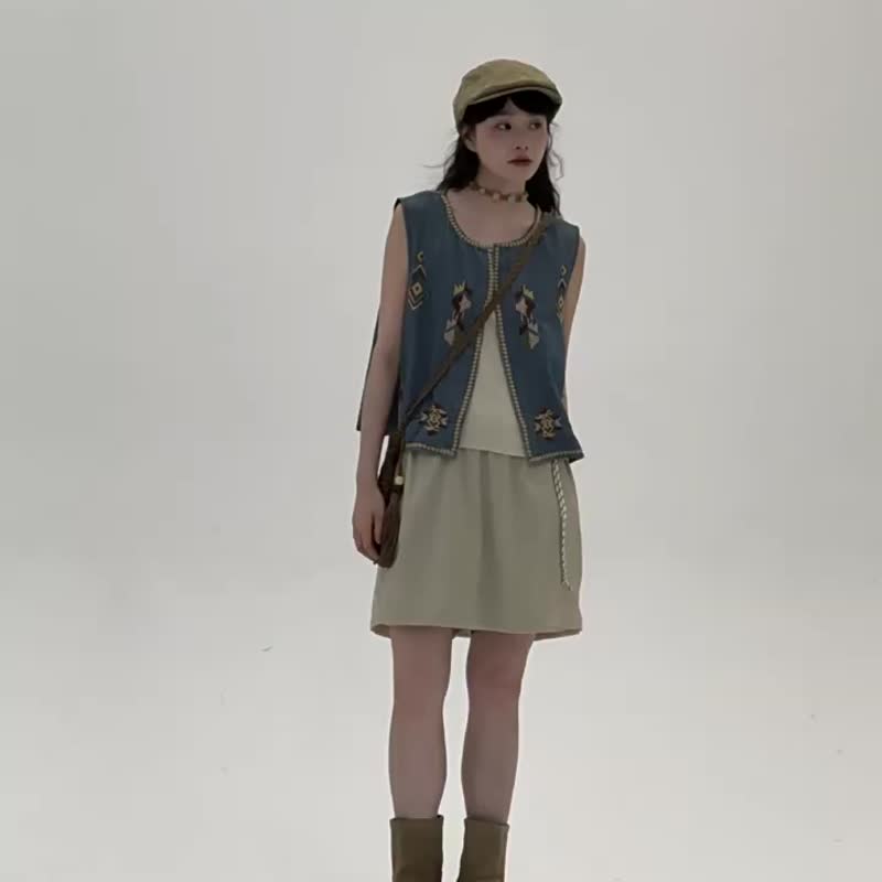民族風刺繡牛仔馬甲 西部風無袖寬鬆馬夾上衣 - 背心/無袖上衣 - 棉．麻 藍色